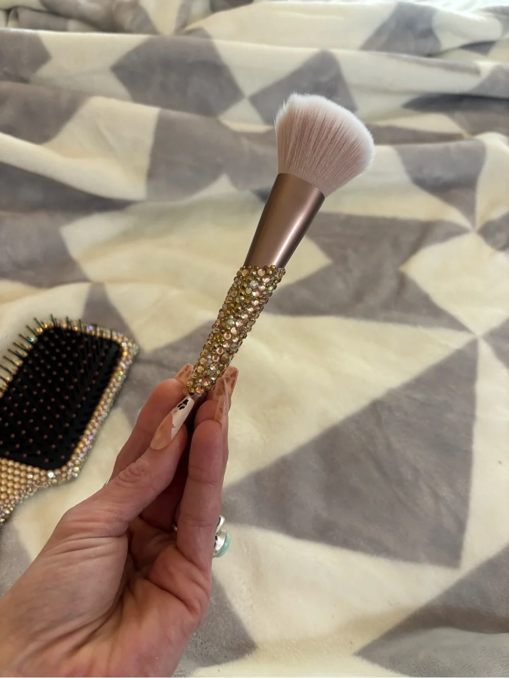 Crystal-Embellished Powder Brush – Gold & White